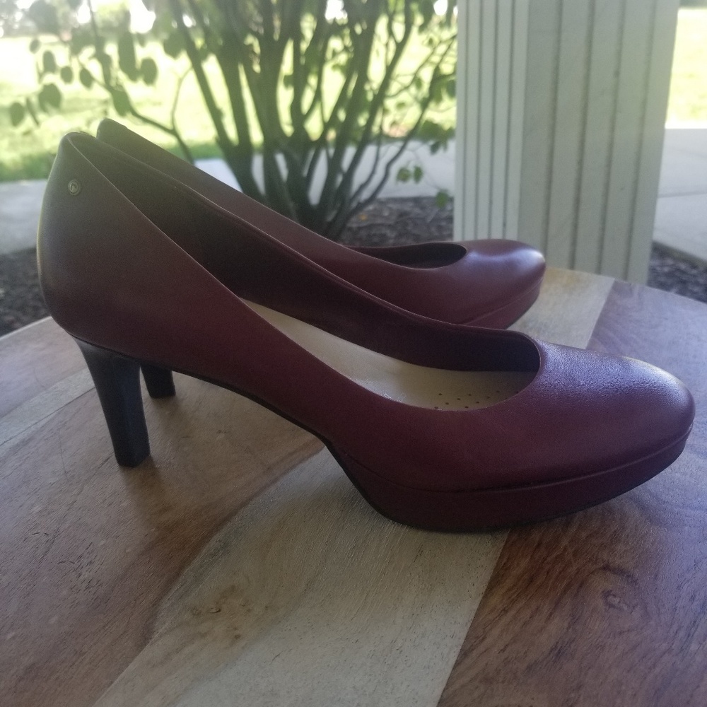 Beautiful New Rockport Heels